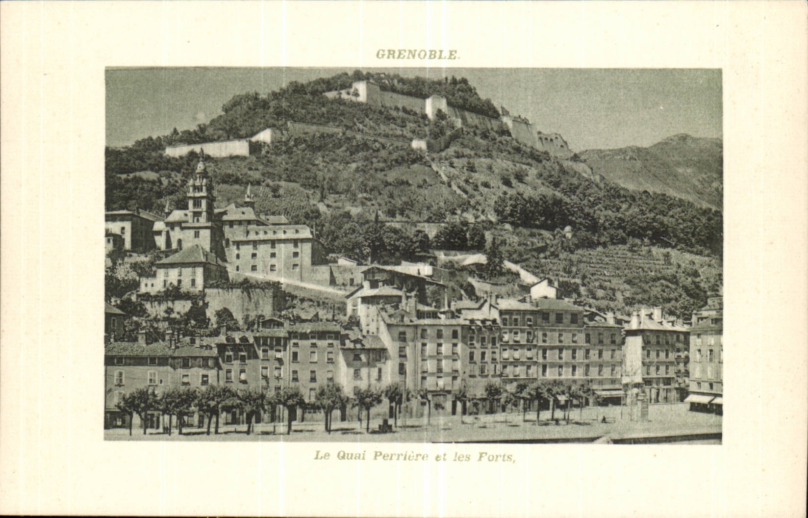 Grenoble CPA Le quai Perriere et les Forts