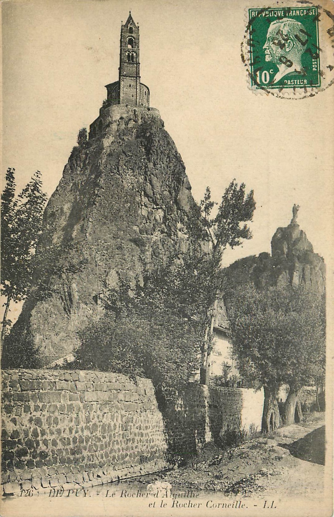 CPA De Puy - Le Rocher d'Alguillie et le Rocher Garneille