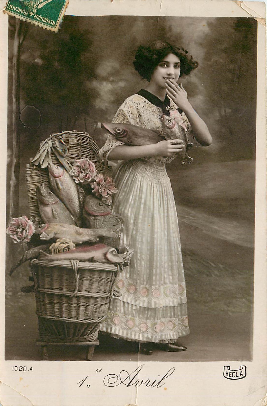 CPA 1er Avril Femme