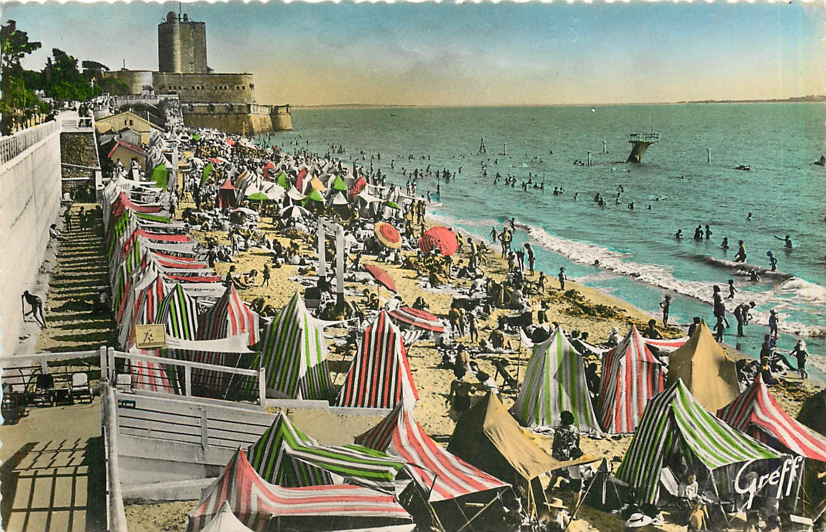 CPM En Aunis Fouras (Charente-Maritime) La grande Plage