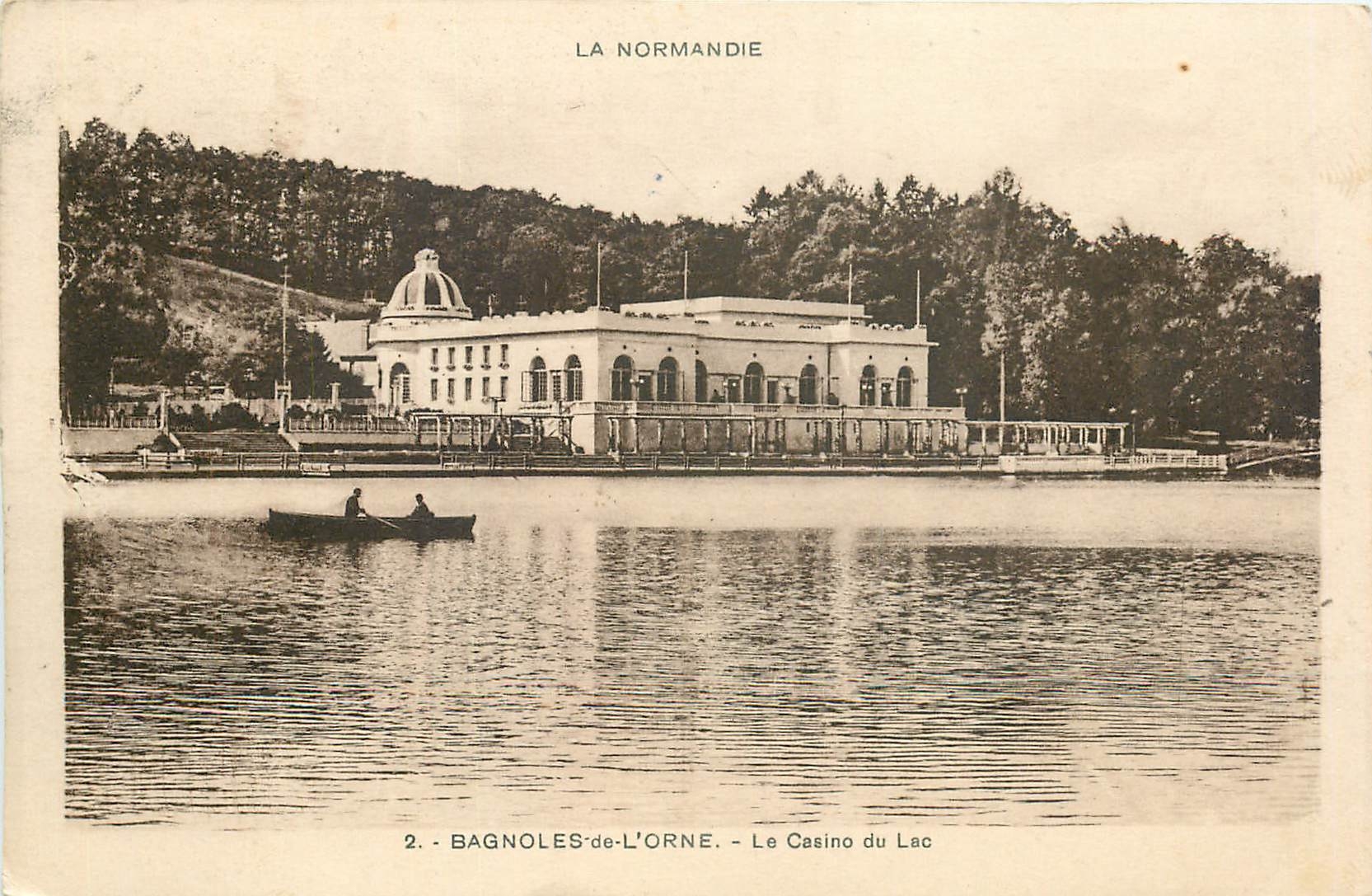 CPA Bagnoles-de-L'Orne - Le Casino du Lac