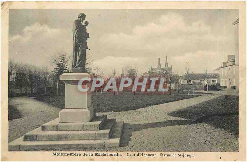 CPA Maison-Mere de la Misericorde - Cour d'Honneur - Statue de St-Joseph