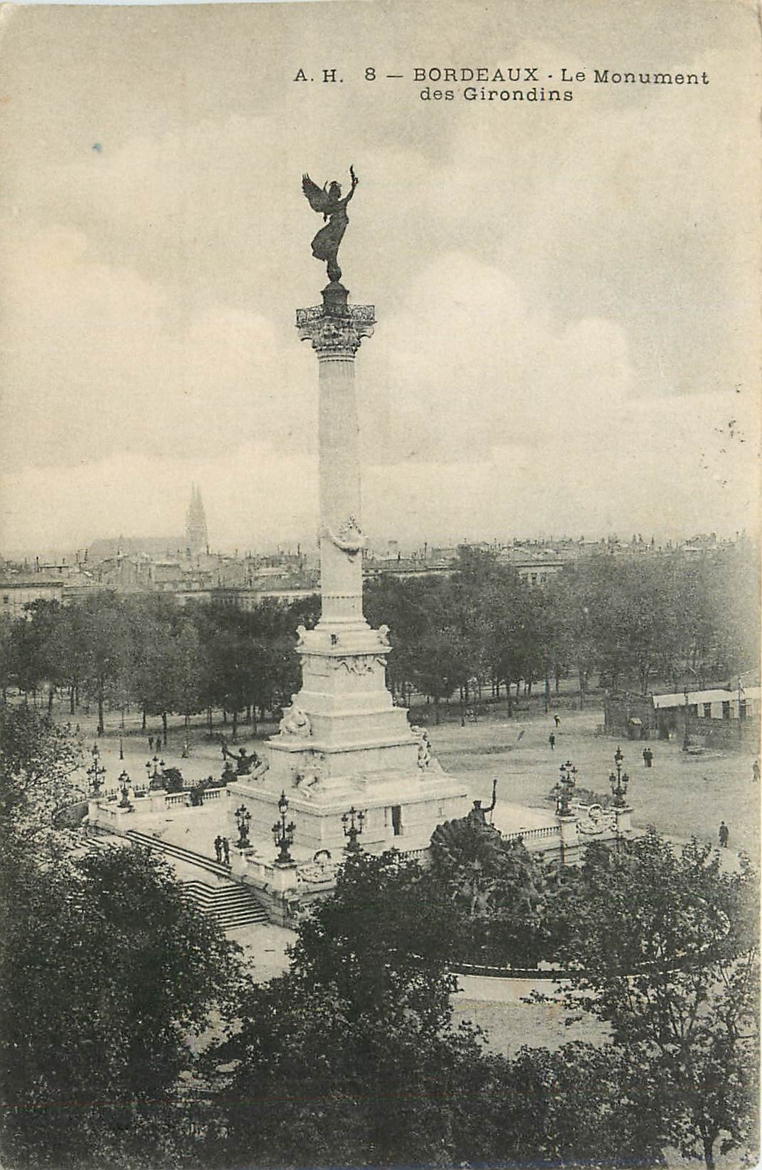CPA Bordeaux - Monument des Girondins