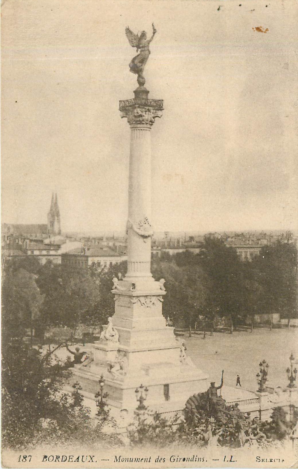 CPA Bordeaux - Monument des Girondins