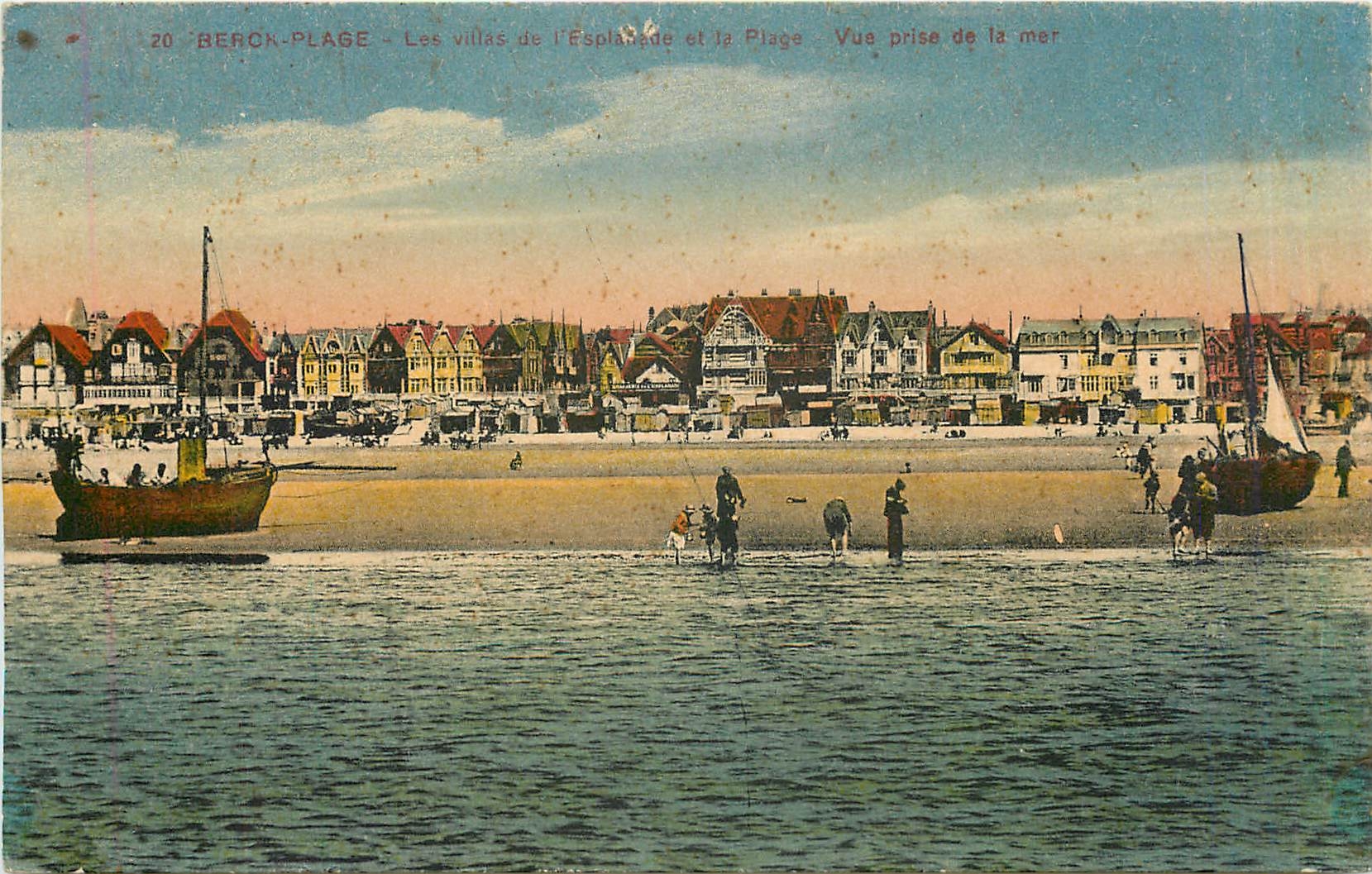 CPA Beron-Plage - Les villas de l'Esplanade et la Plage. Vue prise de la mer Bateaux