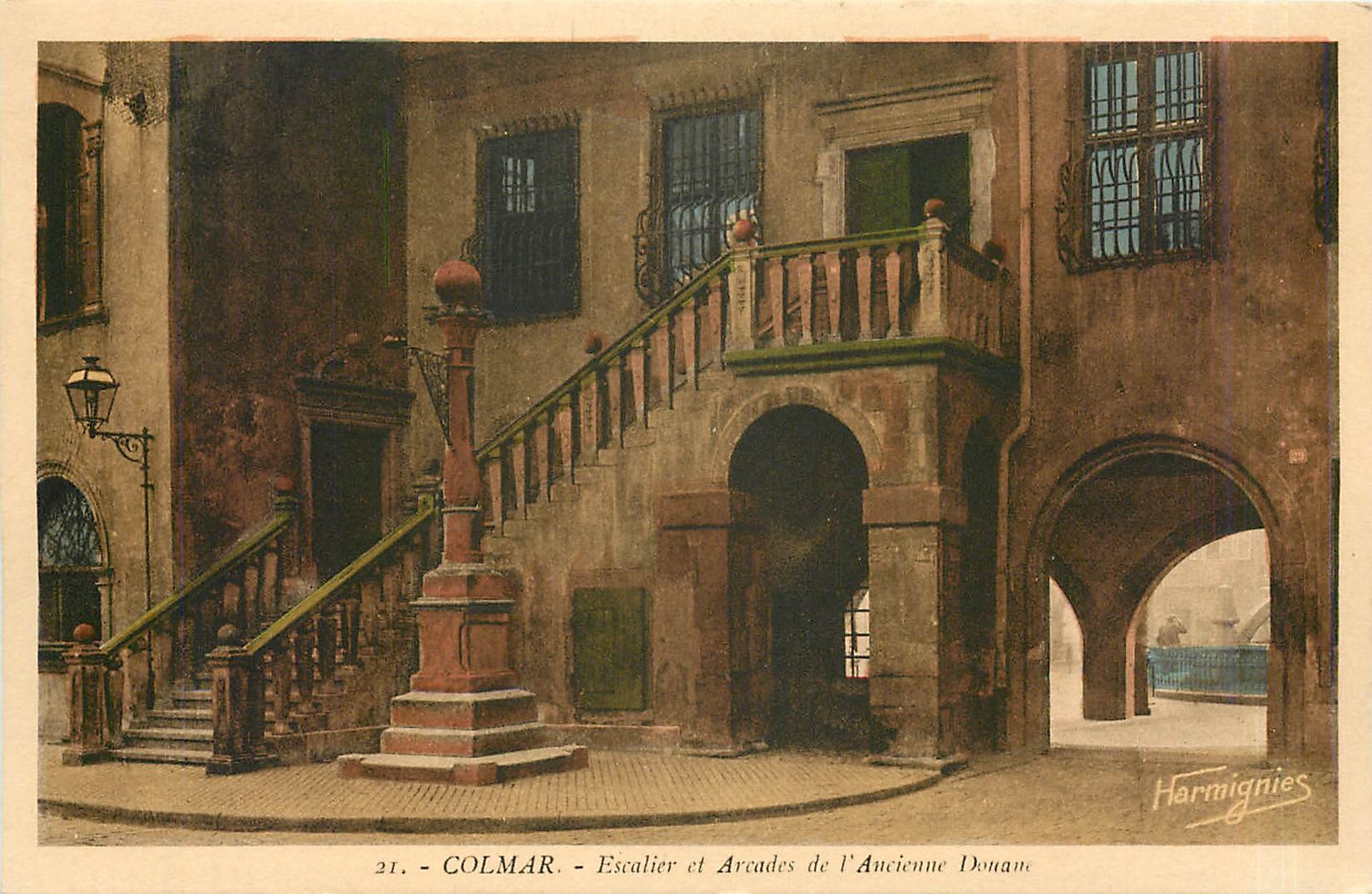CPA Colmar - Escalier et Arcades de l'Ancienne Donane