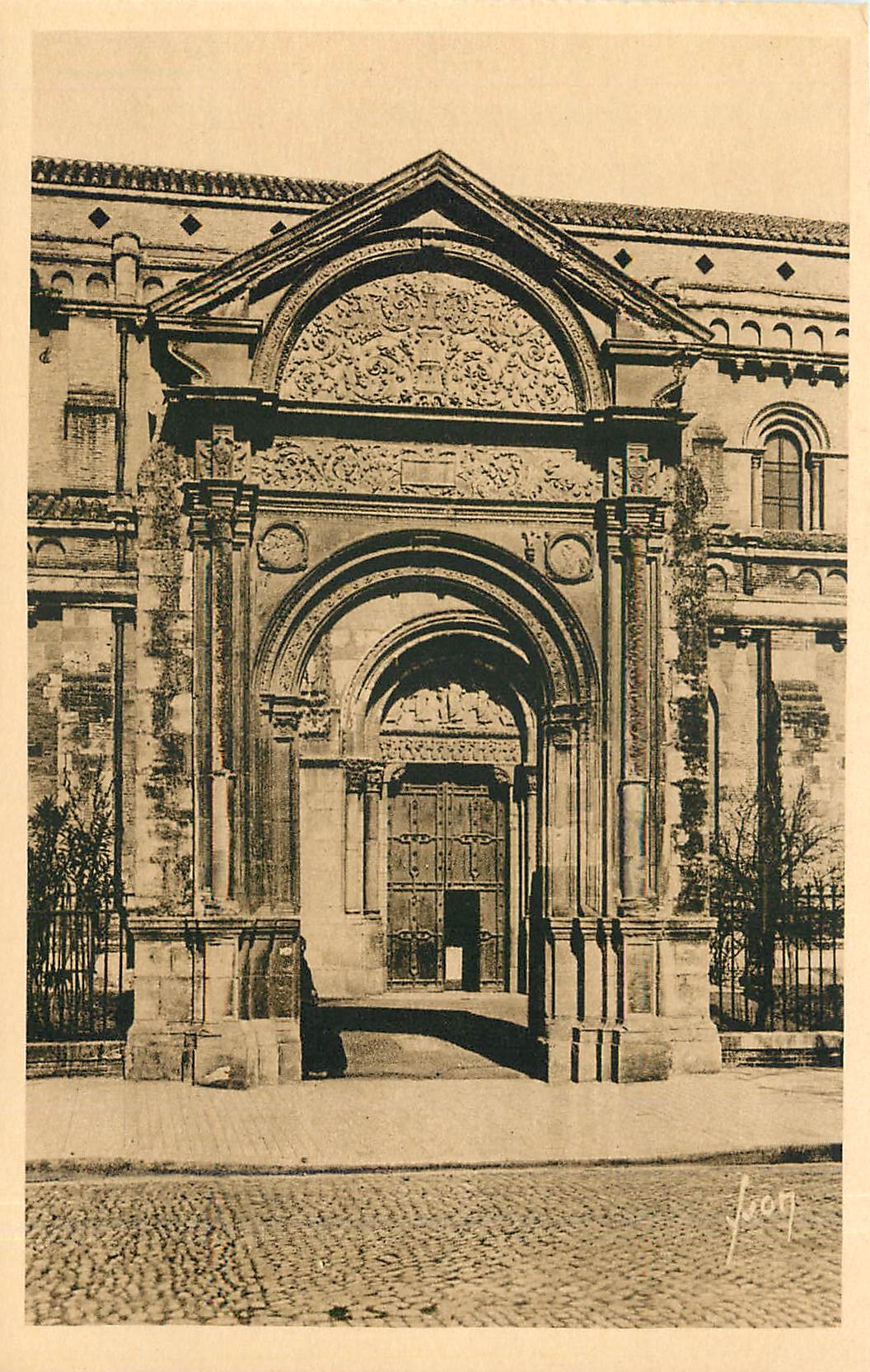 Toulouse (Haute-Garonne) — Porte d'entrée de l'église Saint-Sernin — Les Éditions d'Art Manuel, Paris