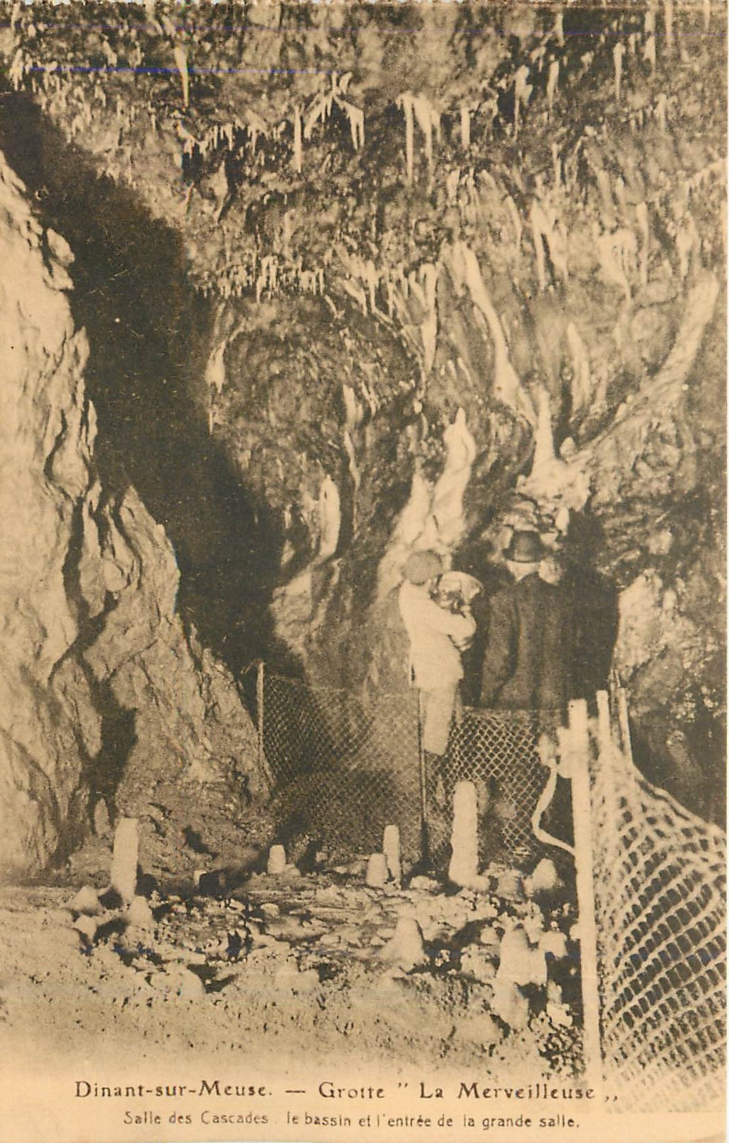CPA Dinant-sur-Meuse - Grotte ''La Merveilleuse''