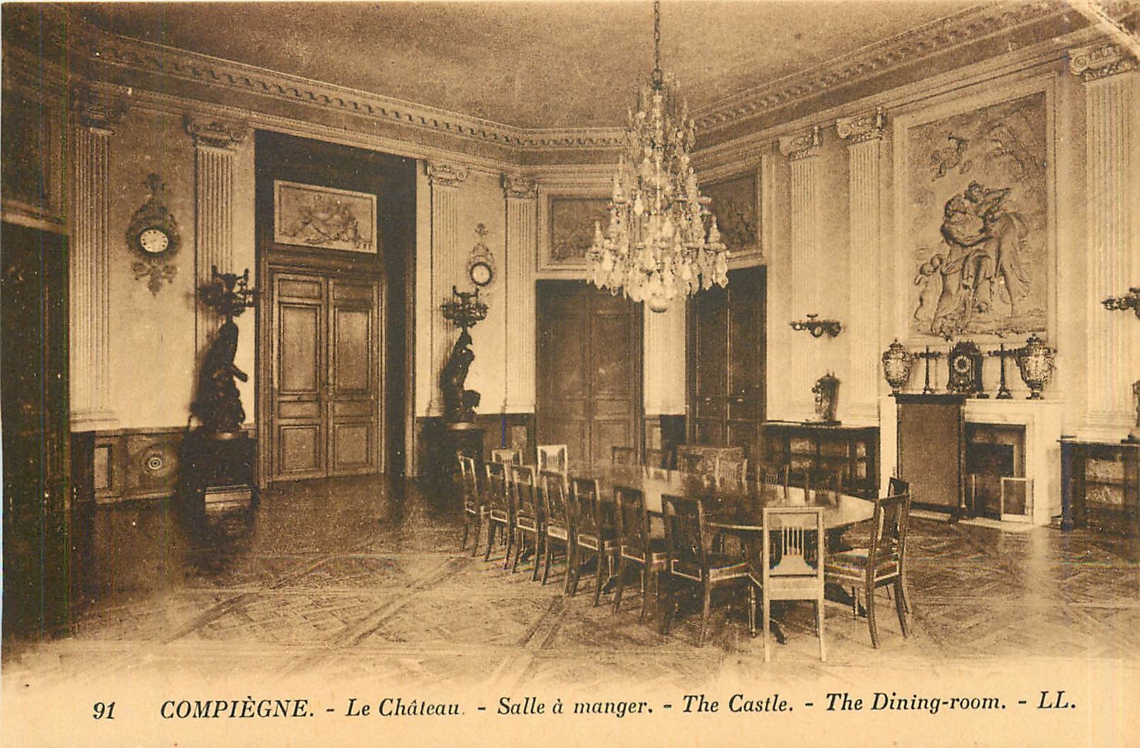 CPA Compiegne - Le Chateau - Salle a manger