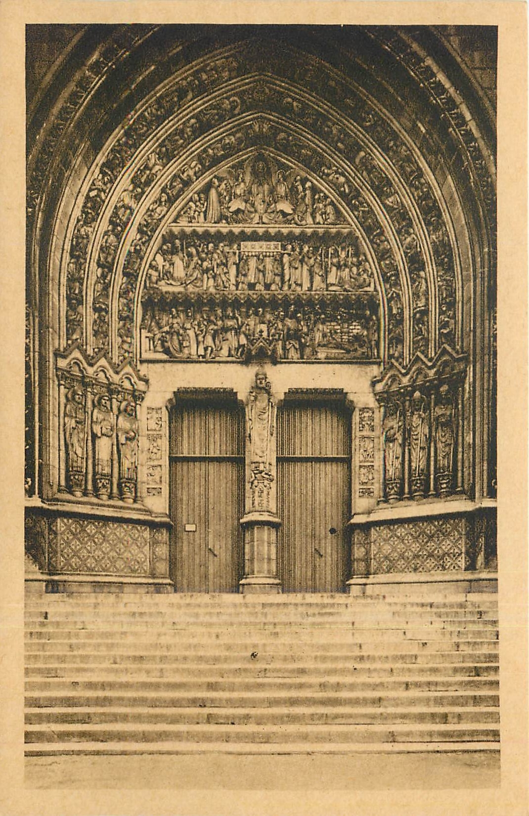 CPA Lille - Basilique N.-D. de la Treille