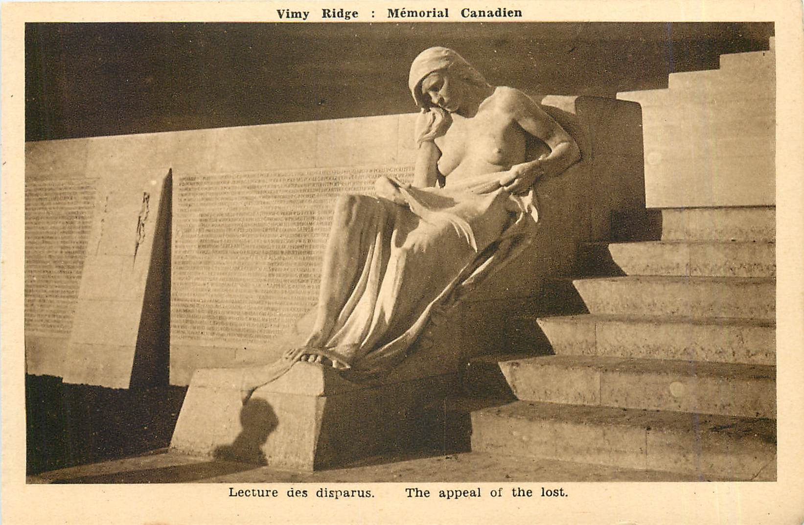 CPA Vimy Ridge Canada : Memorial Canadien Lecture des disparus