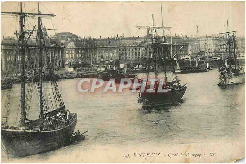 CPA Bordeaux - Quai de Bourgogne Bateaux