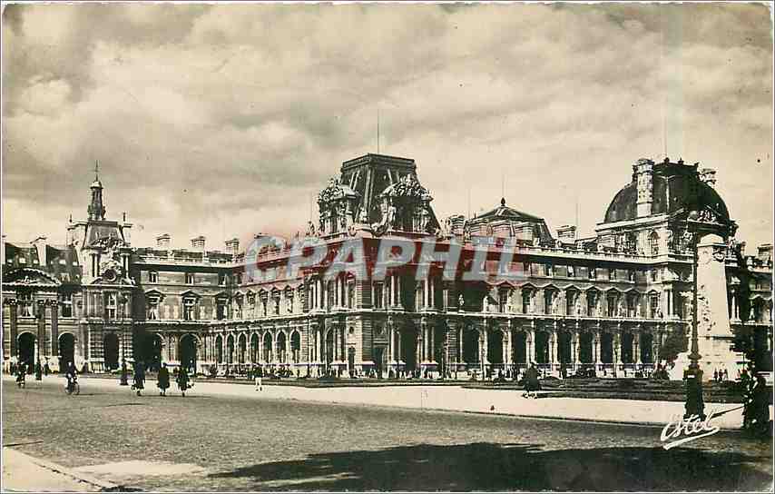 CPM Paris Le Palais du Louvre
