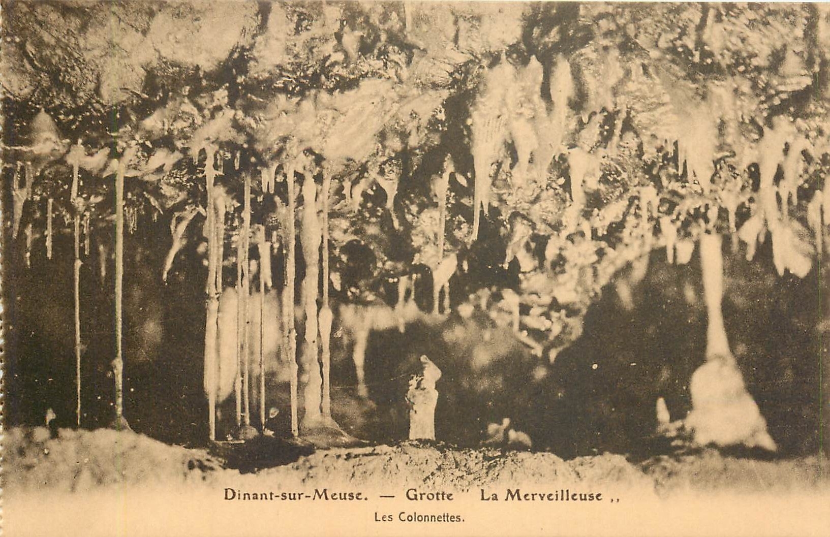 CPA Dinant-sur-Meuse - Grotte ''La Merveilleuse''