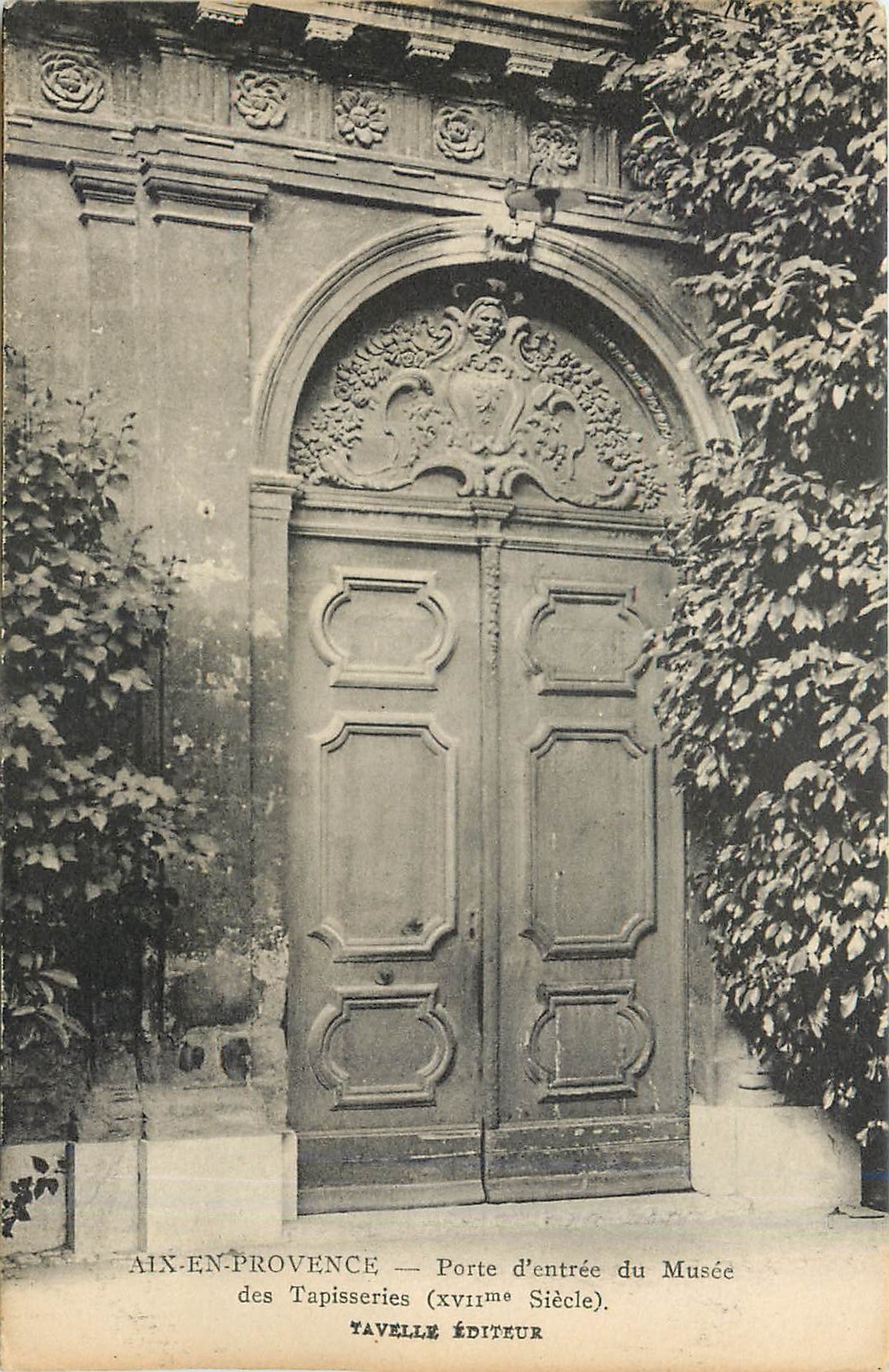 CPA Aix-en-Provence - Porte d'entree du Musee des Tapisseries