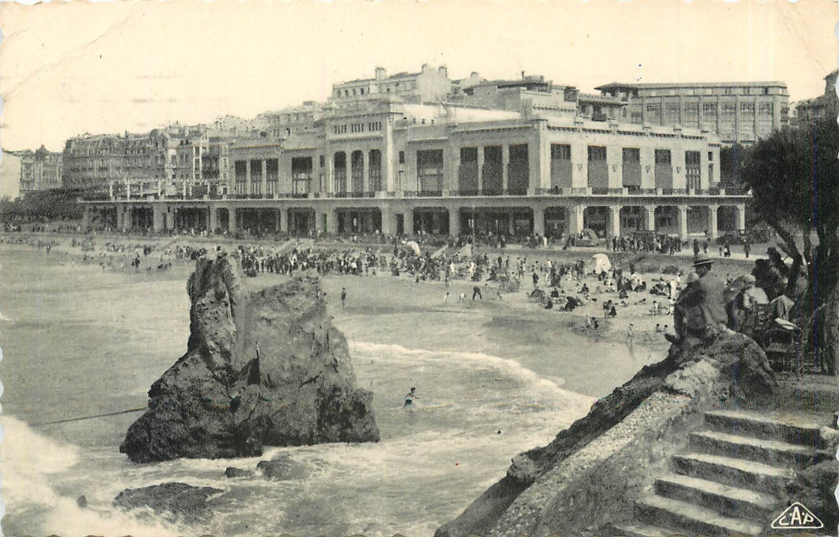 CPA Biarritz - La Plage devant le Casino