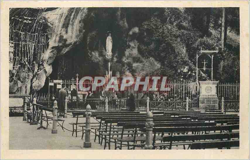 CPA Lourdes La Grotte miraculeuse