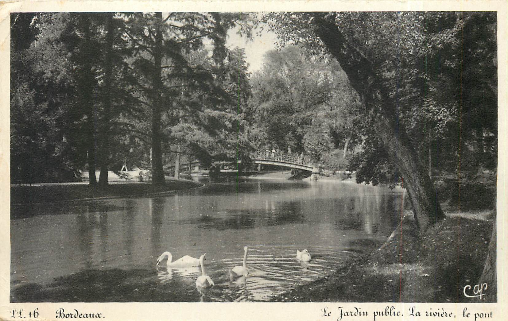 CPA Bordeaux Le Jardin Public. La riviere le pont