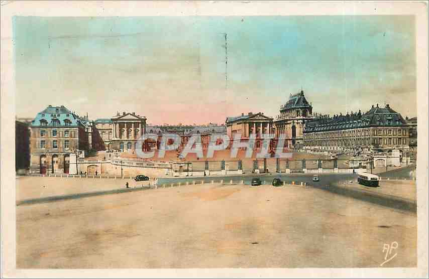 CPM Versailles Le Chateau et la Place d'Armes