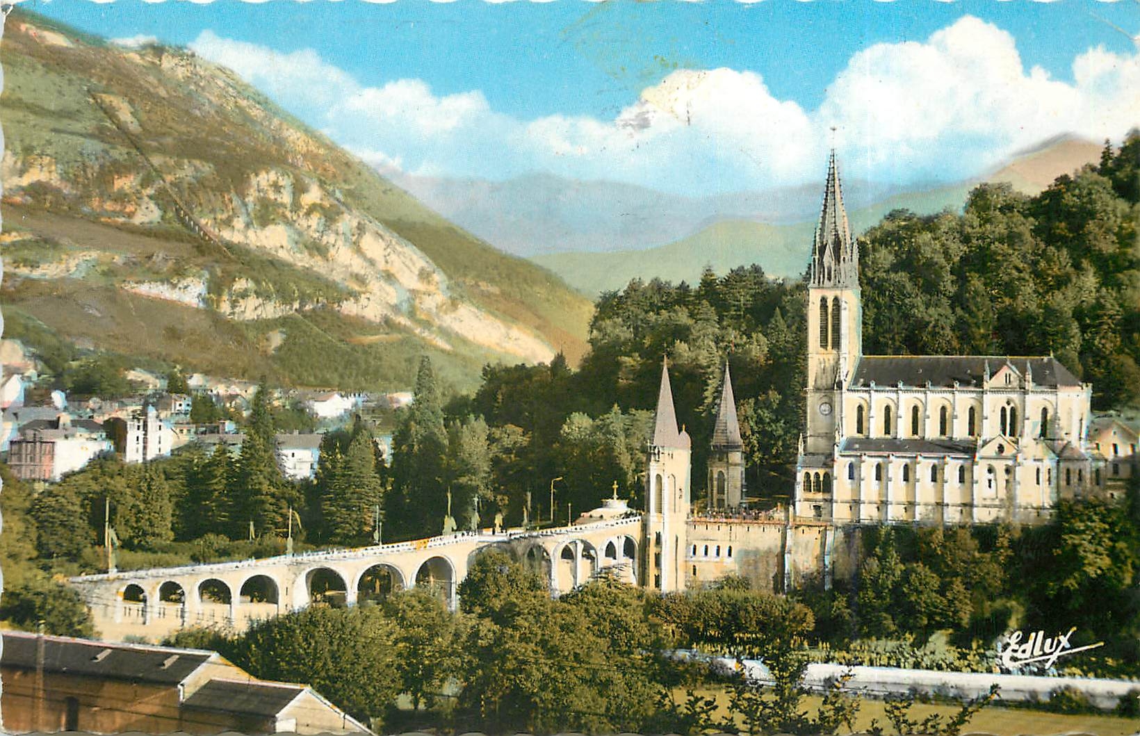 CPM Lourdes La Basilique et le Pic du Jer