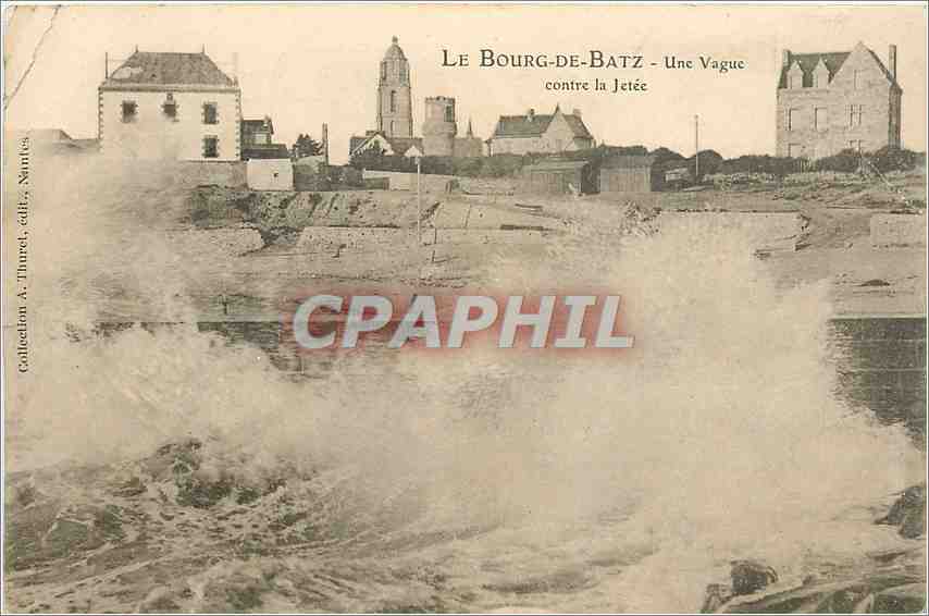 CPA Le Bourg-de-Batz - Une Vague contre la Jetee