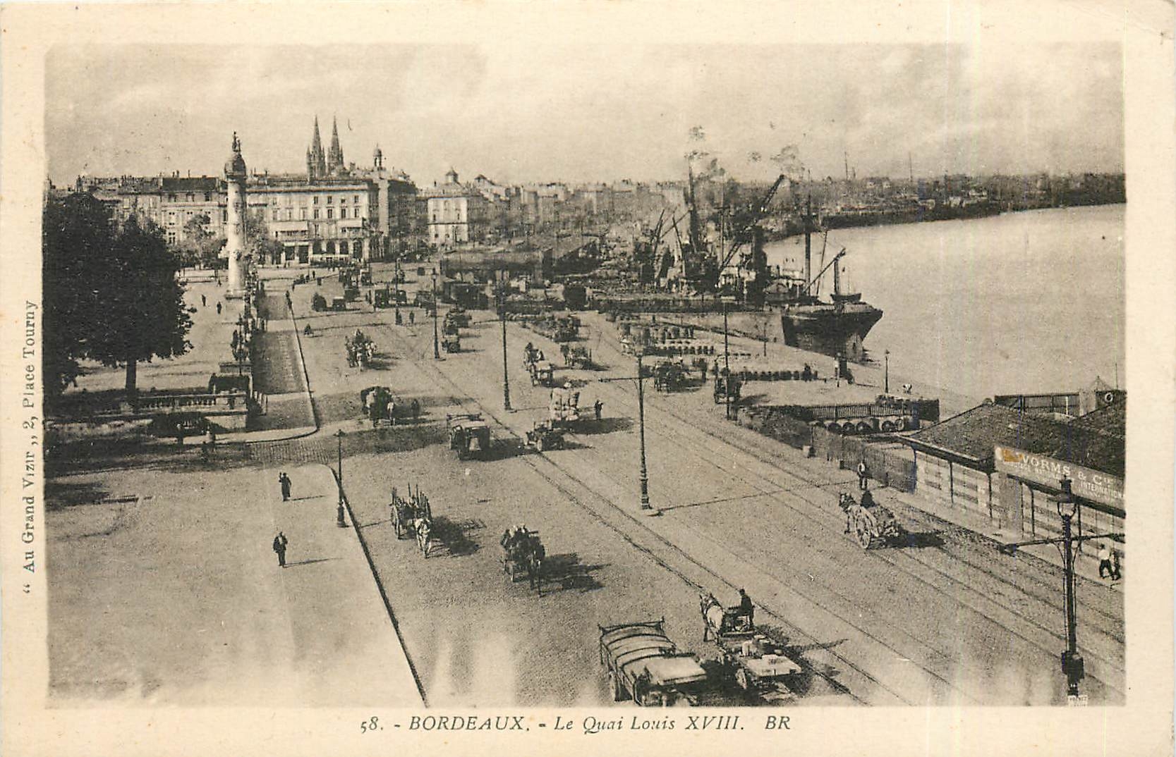 CPA Bordeaux - Le Quai Louis XVIII Bateaux