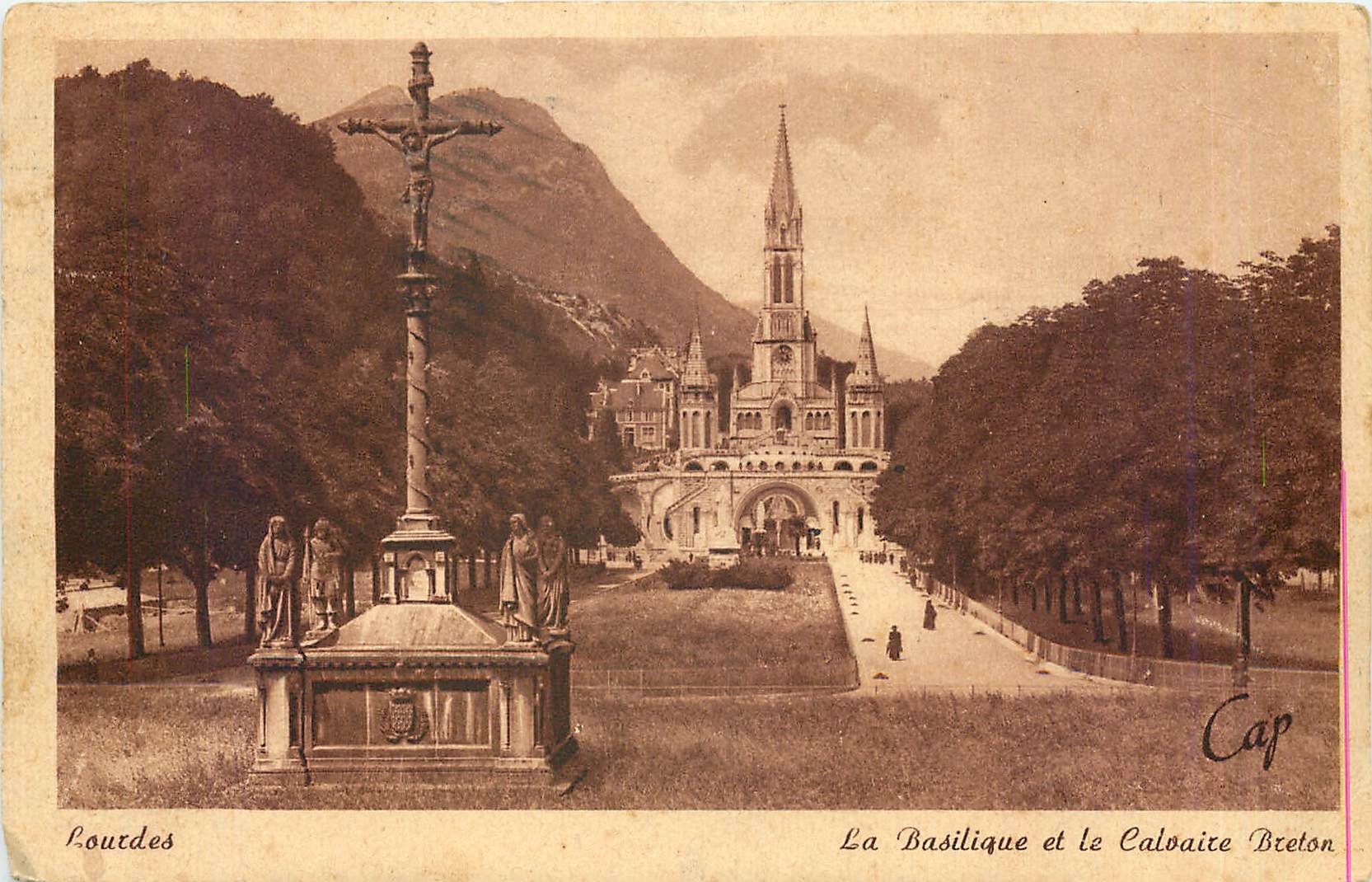 CPA Lourdes - La Basilique et le Calvaire Breton
