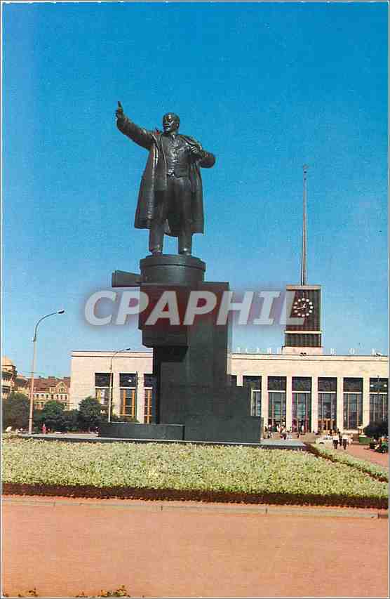 CPM Leningrad Monument to Lenin in front of the Finland