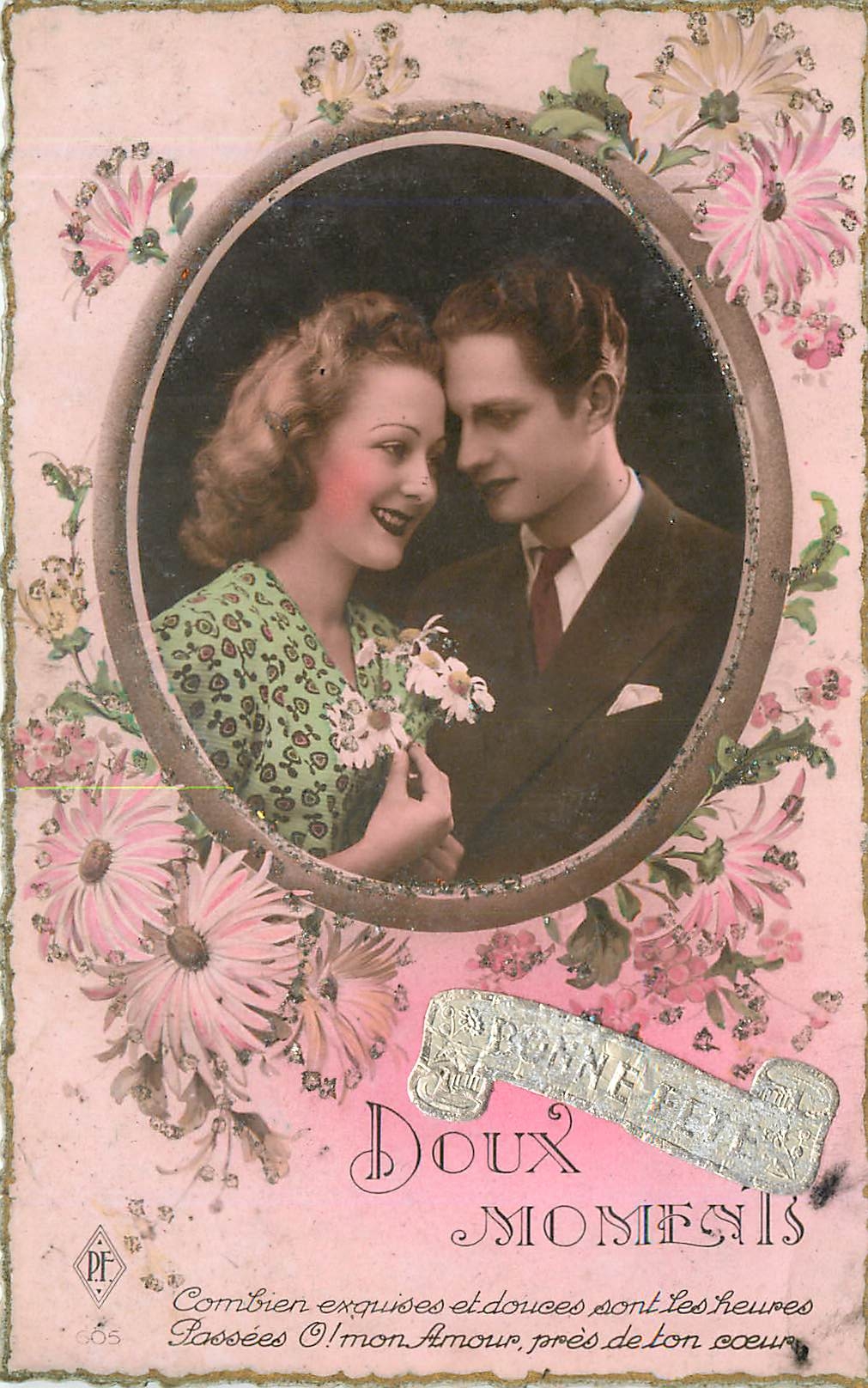 CPA Doux Moments Femme Fleurs