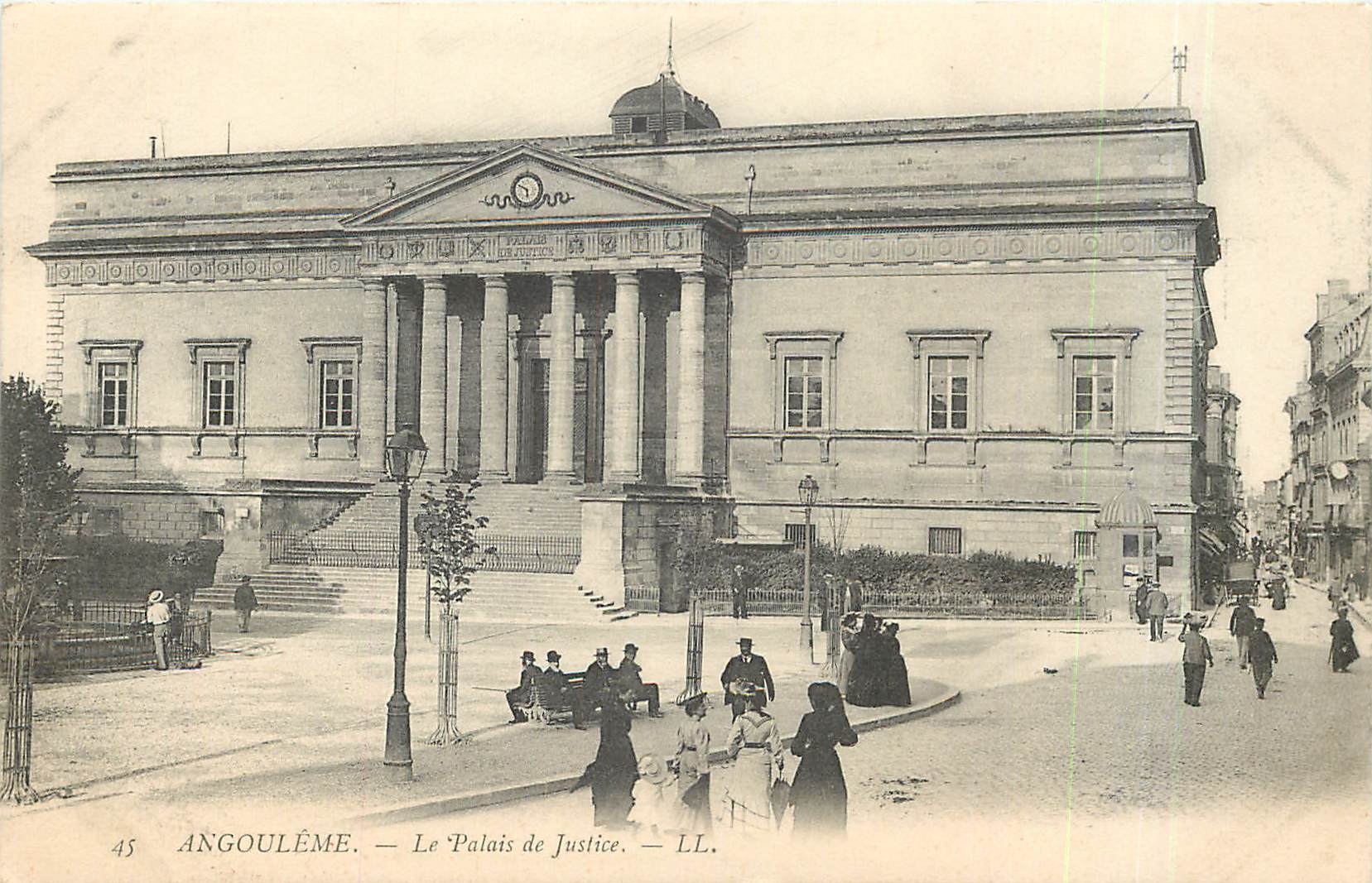CPA Angouleme - Le Palais de Justice