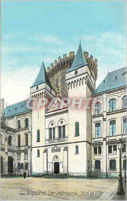 CPA Angouleme - Cour Interieure de l'Hotel de Ville