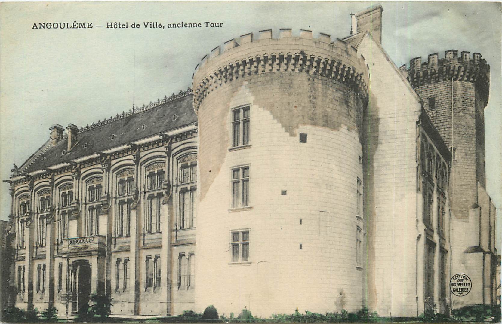 CPA Angouleme - Hotel de Ville ancienne Tour