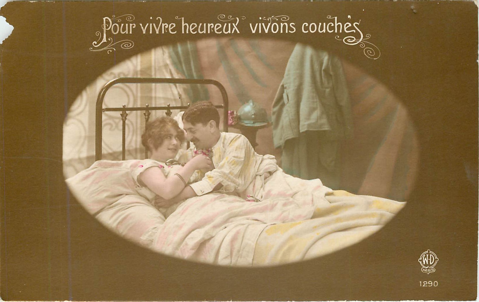 CPA Pour vivre heureux vivons couches