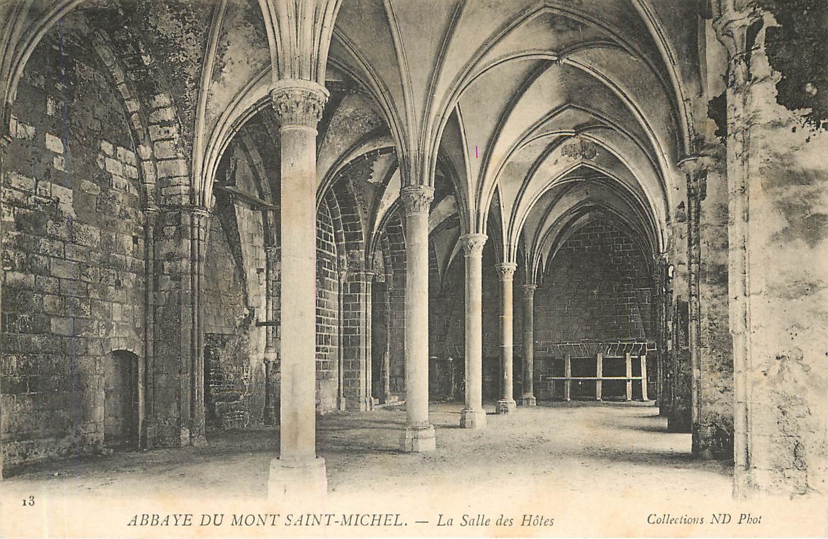 Abbaye du Mont-Saint-Michel — La Salle des Hôtes — Collections ND Phot