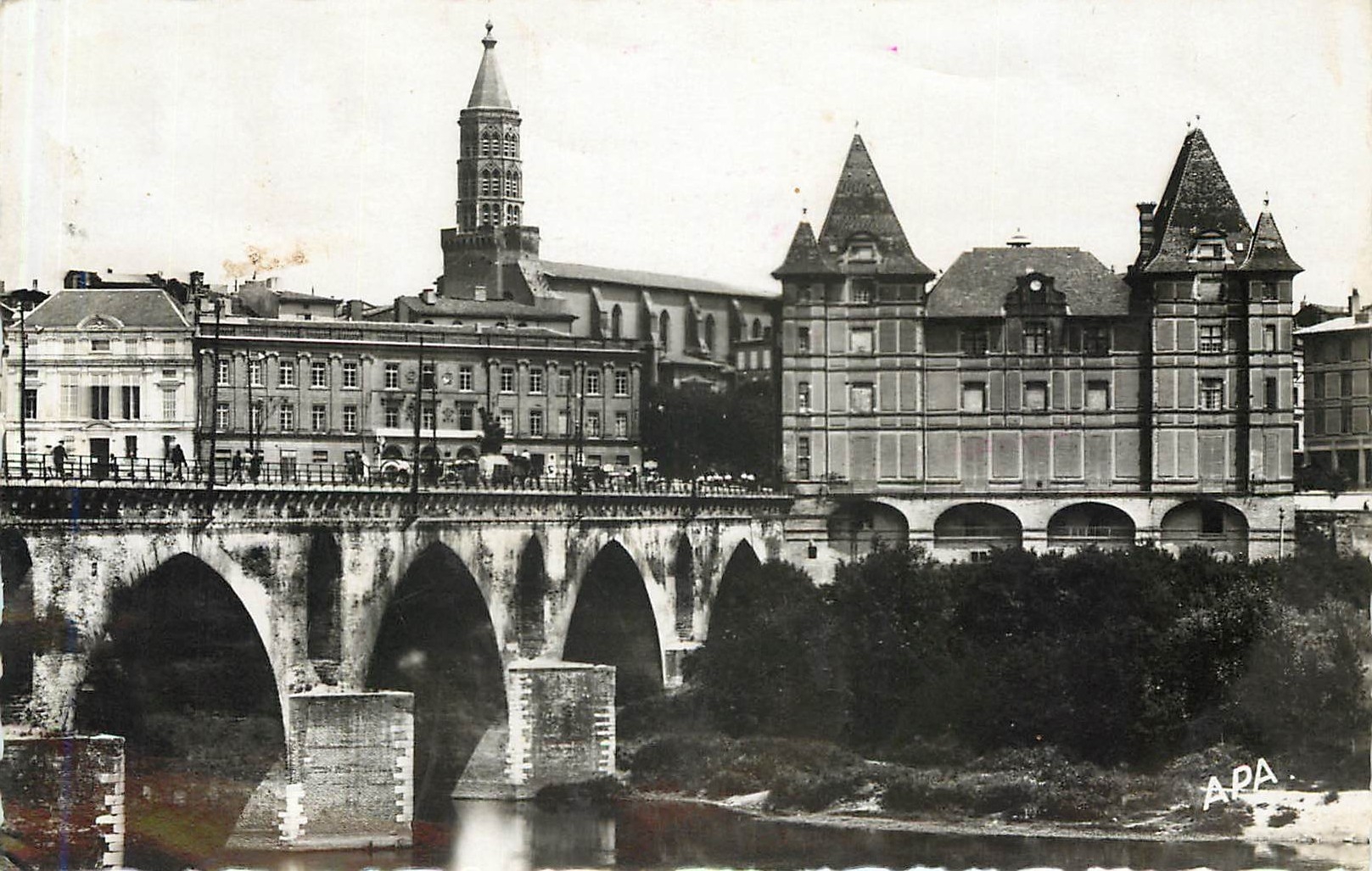 CPM Oran Vue generale sur le vieux pont Les musees et l'eglise Saint Jacques