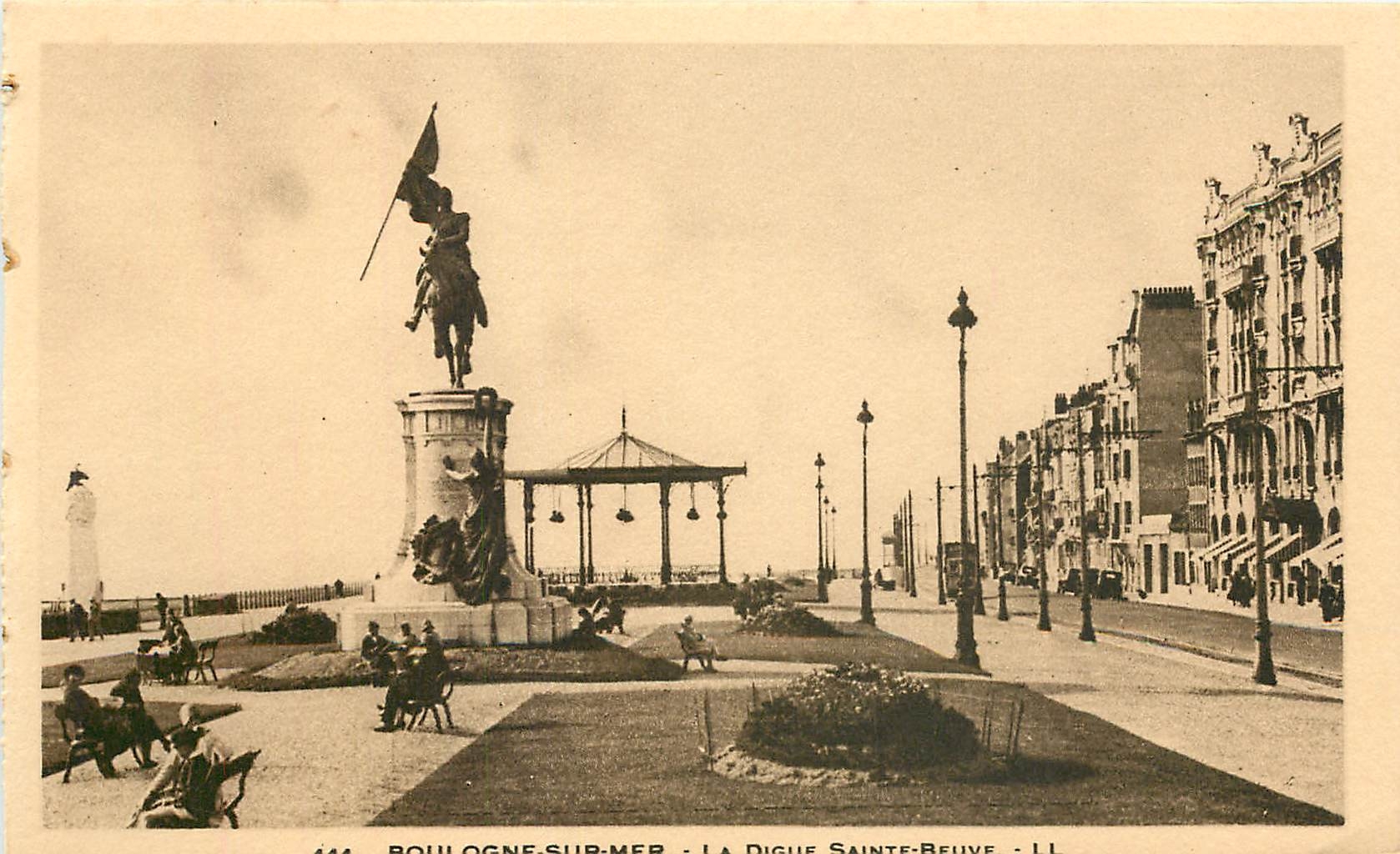 CPA Boulogne-sur-Mer - La Digue Sainte-Beuve