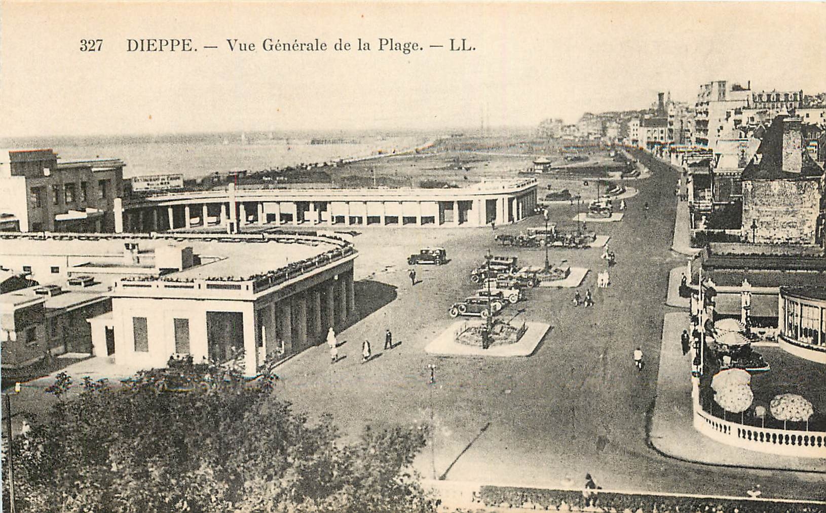 CPA Dieppe - Vue generale de la Plage