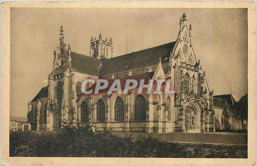 CPA Bourg Ain Eglise de Brou Vue d'Ensemble 