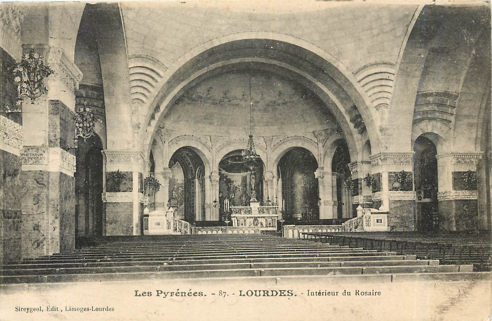 CPA Les Pyrenees Lourdes Interieru du Rosaire 