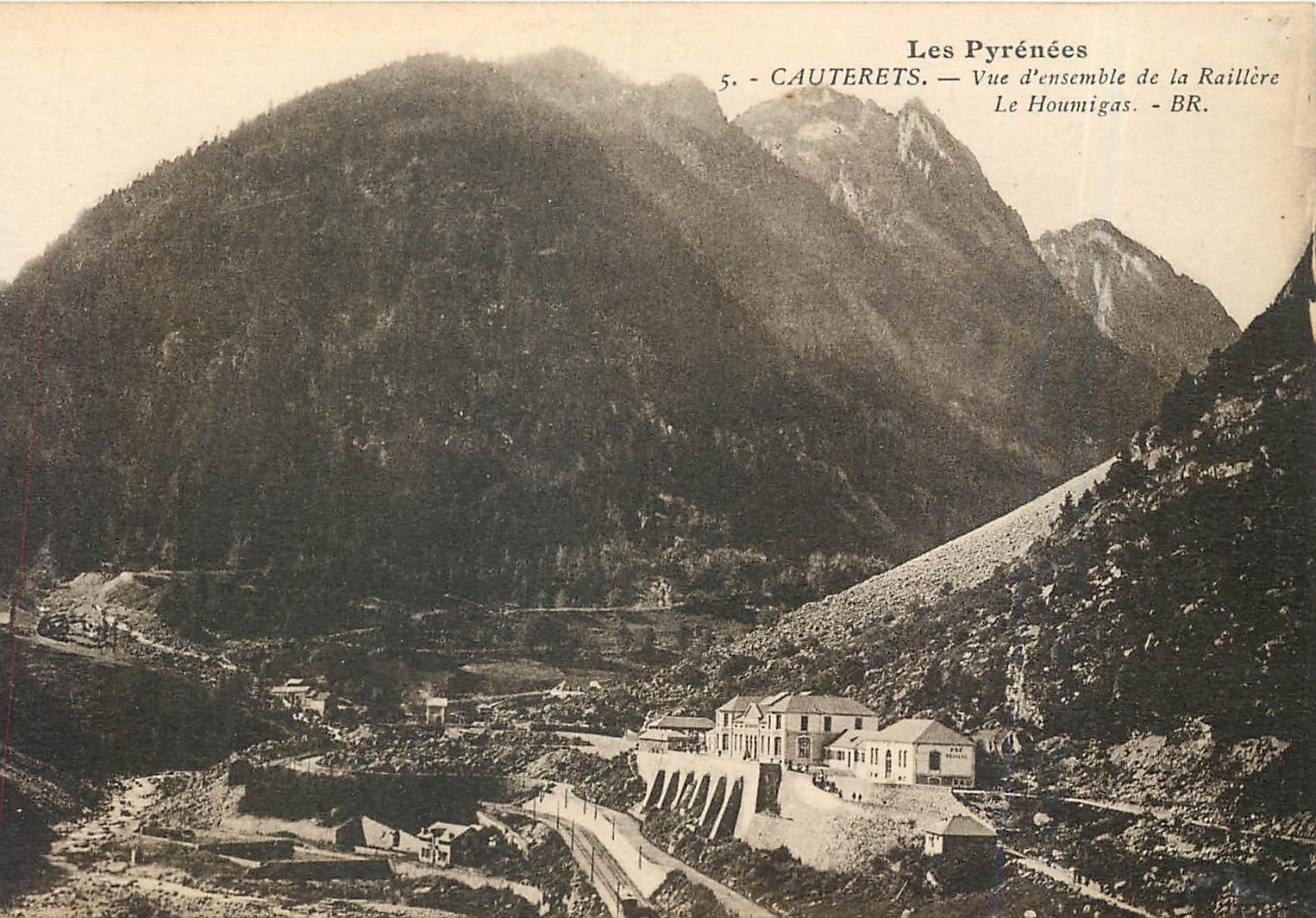 CPA Cauterets Vue d'Ensemble de la Raillere Le Houmigas 