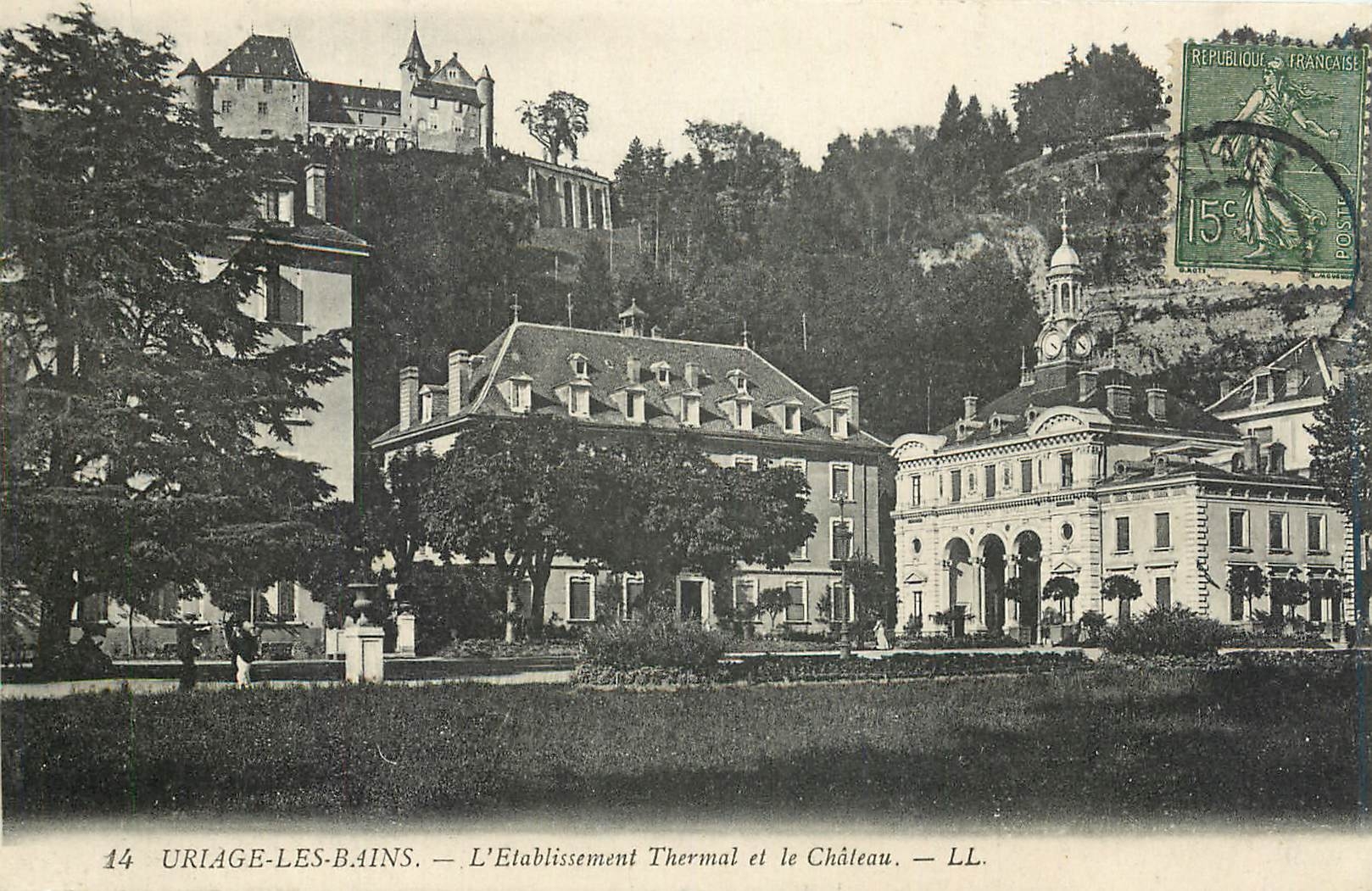 CPA Uriage les Bains L'Etablissement Thermal et le Chateau 