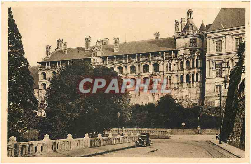 CPA Chateaux de la Loire Chateau de Blois Loir et Cher Facade Francois 1er 