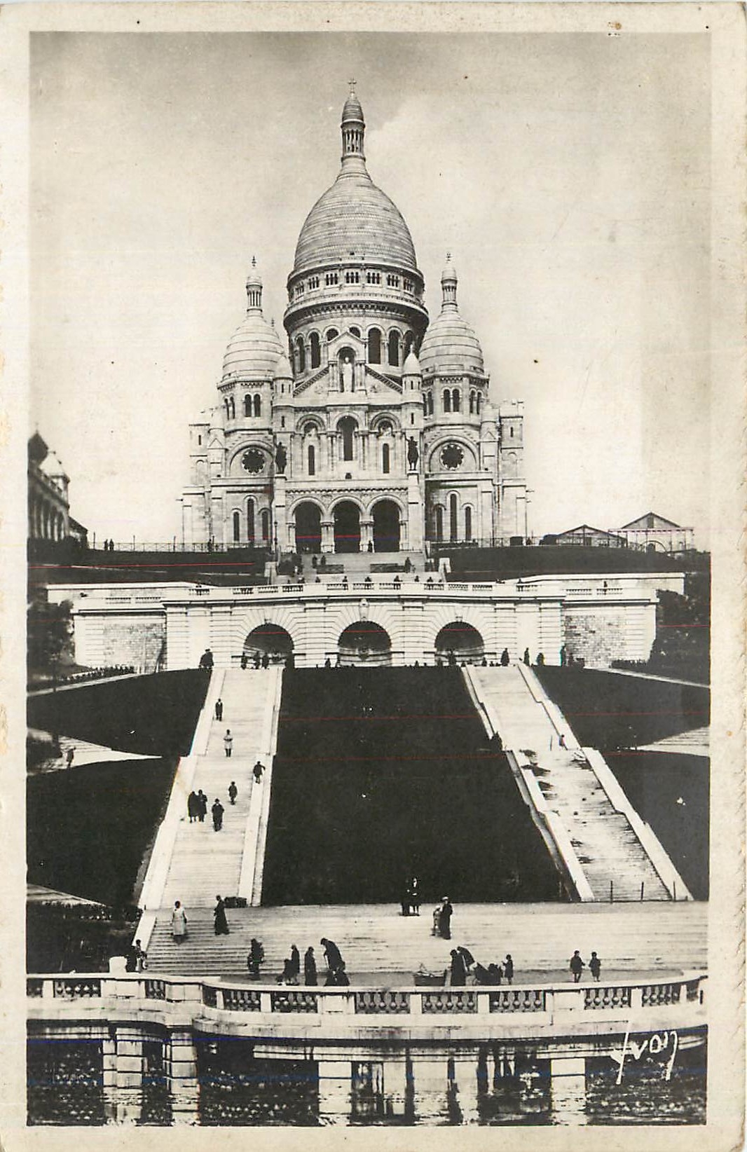 CPA La Basilique du Sacre Coeur et l'Escalier Monument 