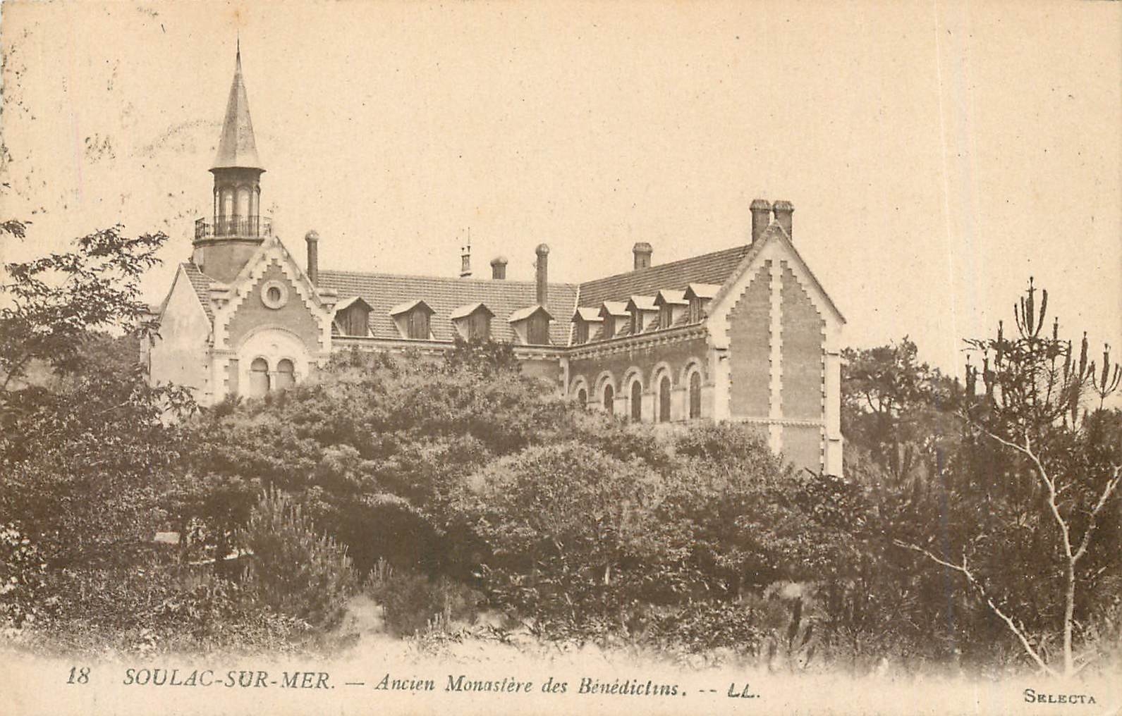 CPA Soulac sur Mer Ancien Monastere des Benediclins 