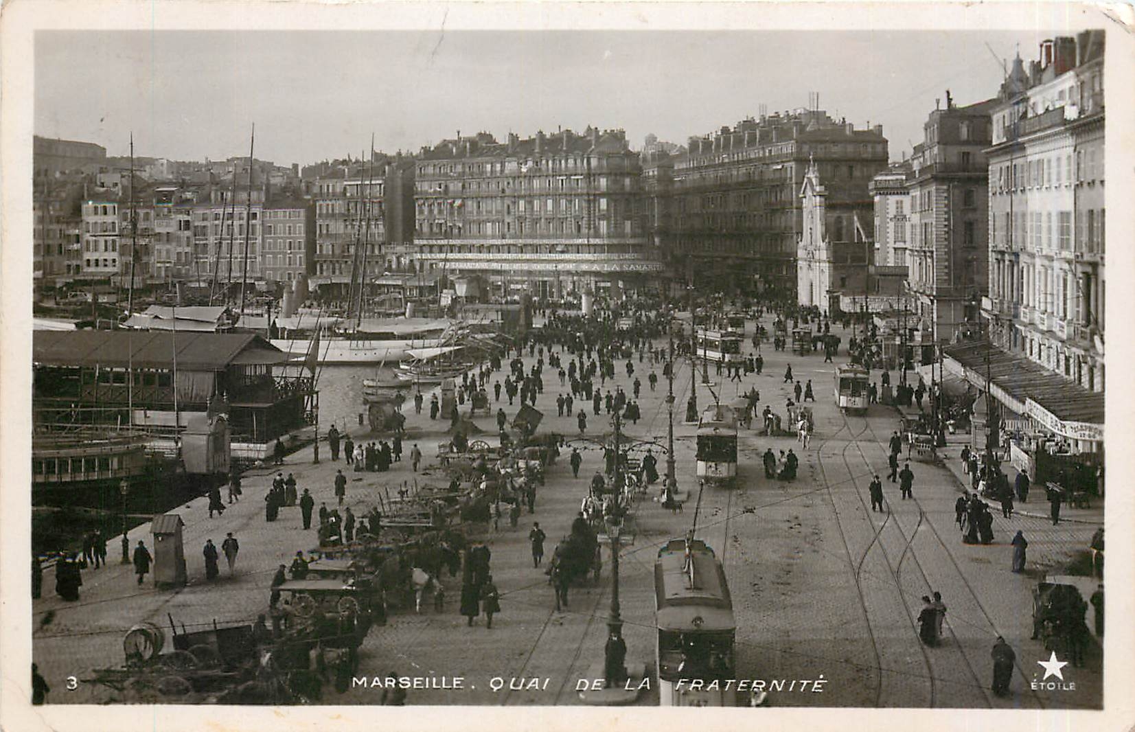 CPA Marseille Quai de la Fraternite Bateaux Tramways