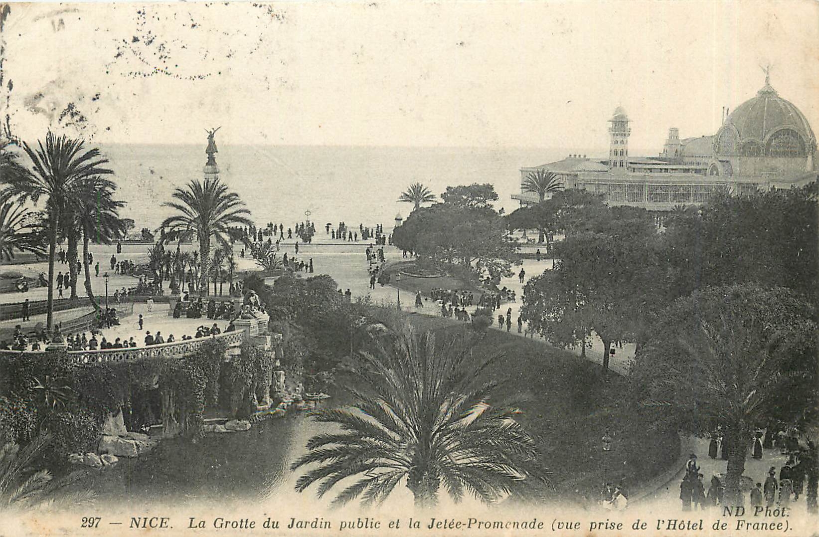 CPA Nice La Grotte du Jardin public et la Jettee Promenade 