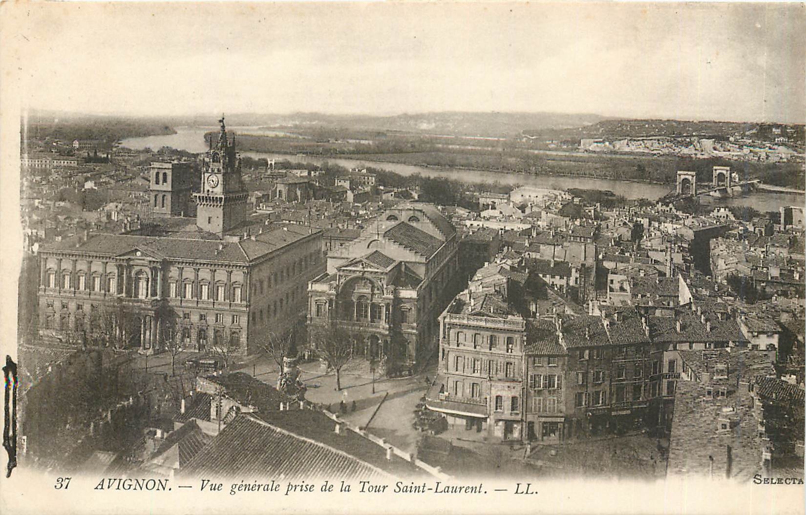 CPA Avignon Vue generale prise de la Tour Saint Laurent 