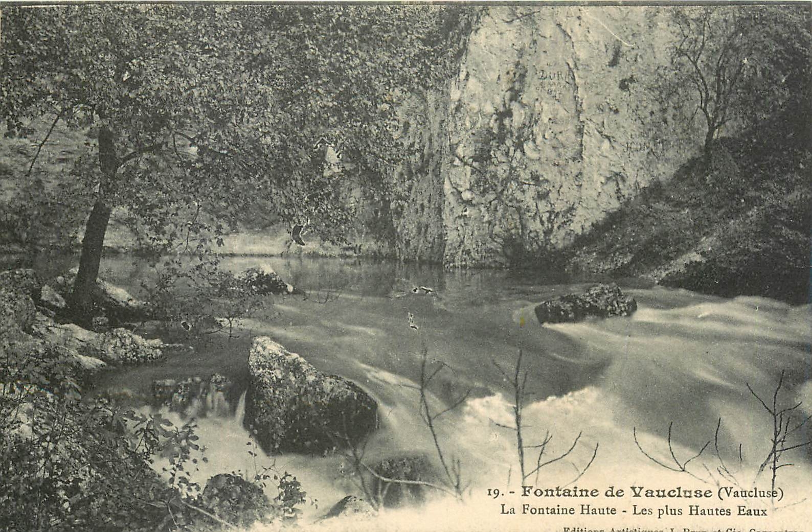 CPA Fontaine de Vaucluse La Fontaine Haute Les Plus Hautes Eaux 