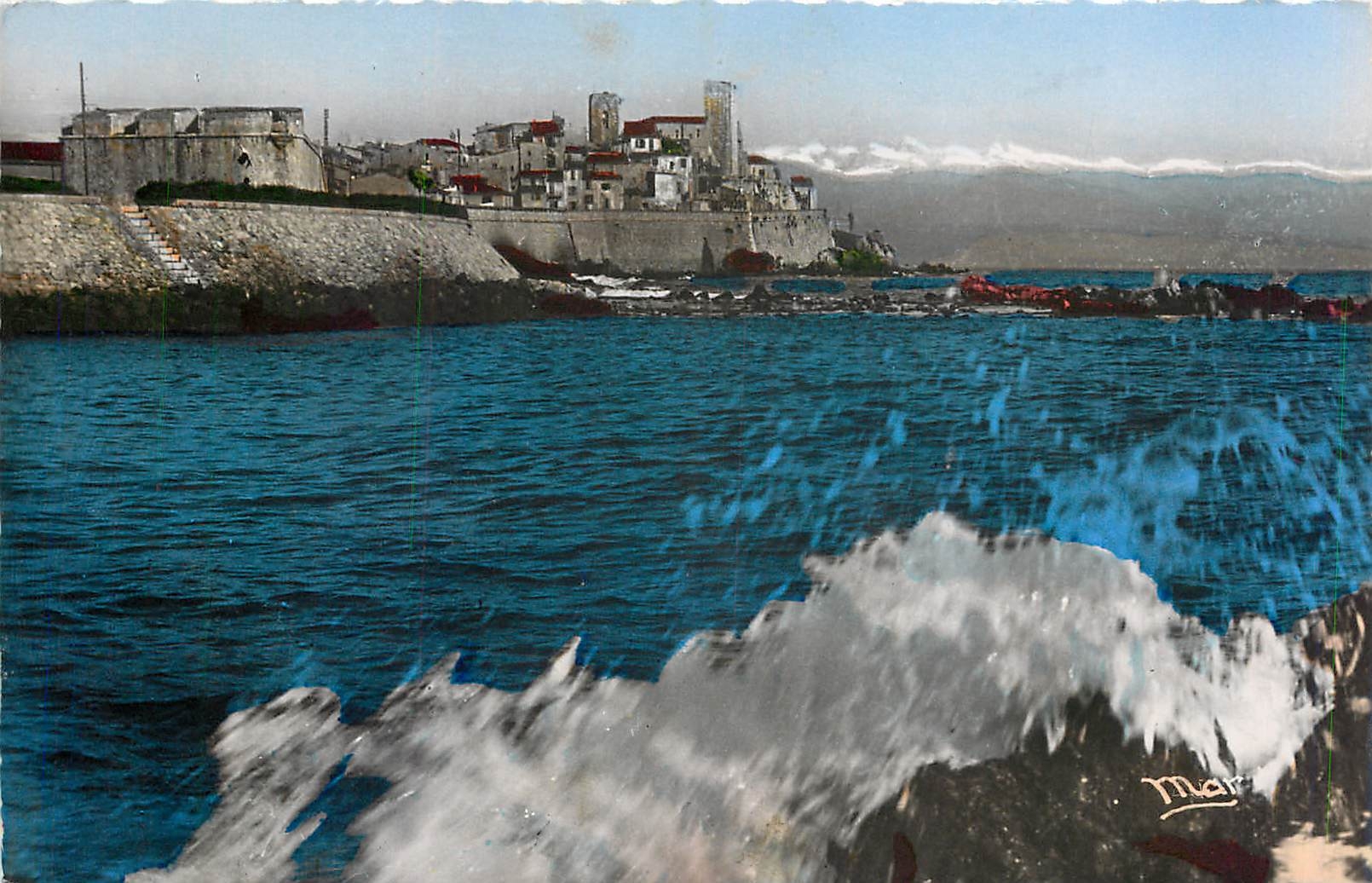 CPM La Cote d'Azur Antibes Les Remparts et les Alpes 