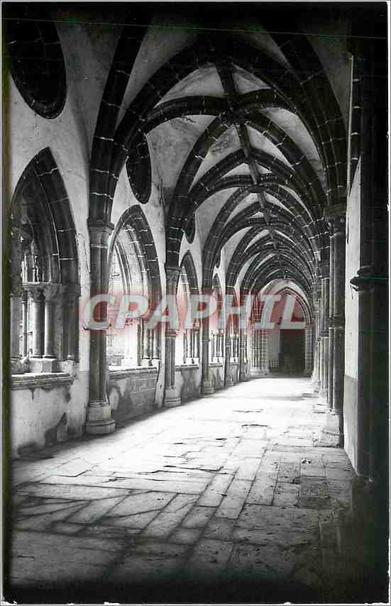CPA Evora Portugal Um aspecio do Claustro da Igreja da 